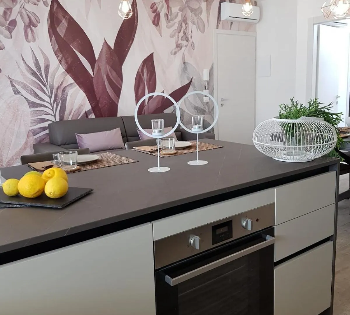 Apartmán Luxury Penthouse With Private Jacuzzi San Mauro Mare 0*,