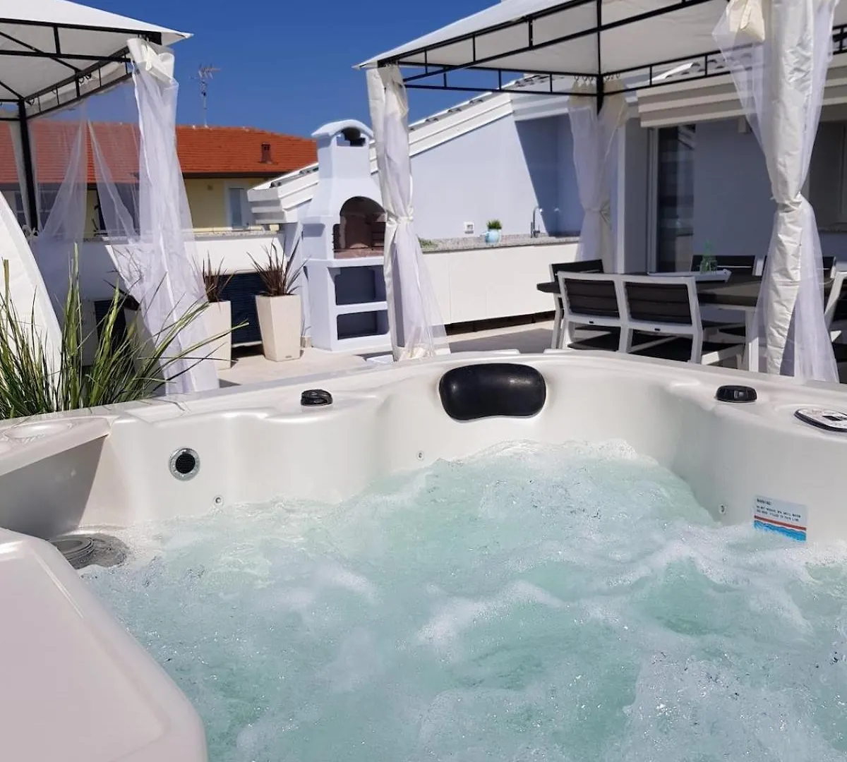 Apartmán Luxury Penthouse With Private Jacuzzi San Mauro Mare